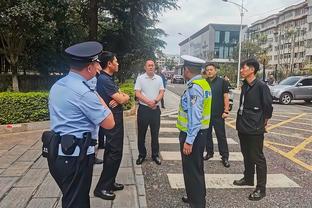 库普梅纳斯：我今夏想要转会，有读到尤文和英超球队感兴趣的报道