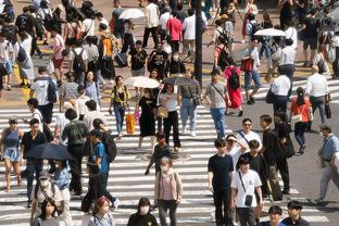 里夫斯：詹姆斯末节的表现令人难以置信 其他人也都站出来了