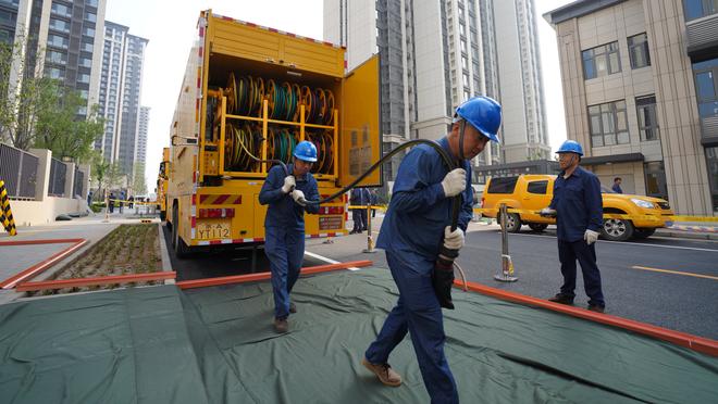 图赫尔：莱默尔死死盯住了厄德高 马兹拉维在左路表现非常好